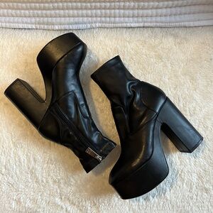 Zara Chunky Platform Heeled Boot